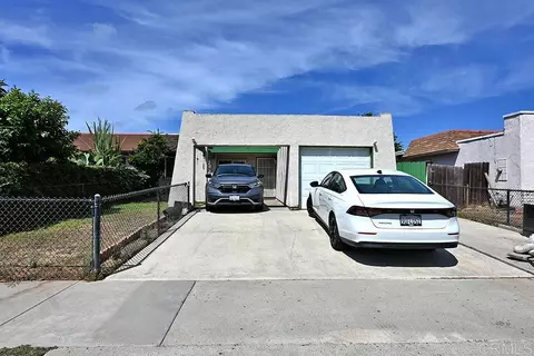 355 Calle Mariposa, Oceanside, CA 92057 photo 2