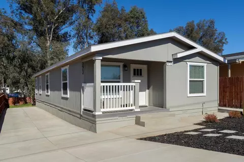 18374 Oleander Ave, Lake Elsinore, CA 92532