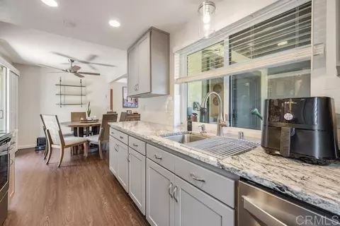 7320 Park Ridge Dr # 113, San Diego, CA 92120