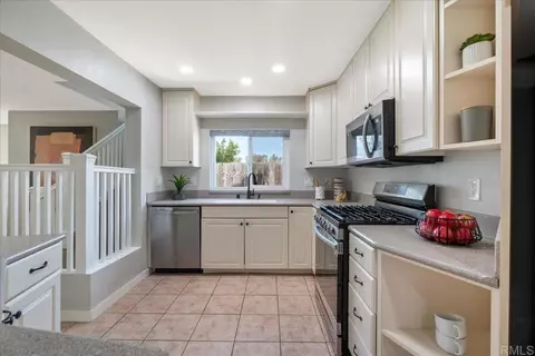 Kitchen - 1965 Comanche St, Oceanside, CA 92056 photo 3 of 5
