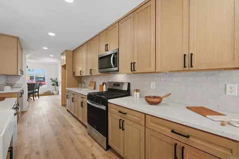Kitchen - 1416 Eastview Ct, Oceanside, CA 92056 photo 4 of 7