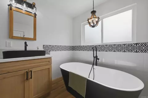 Bath - 1416 Eastview Ct, Oceanside, CA 92056 photo 6 of 6