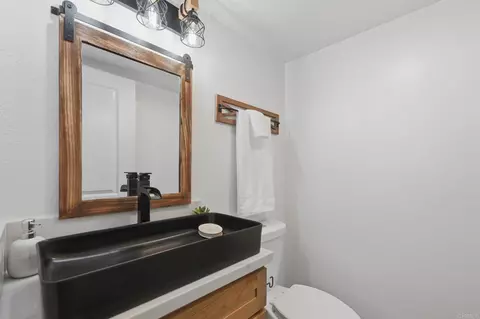 Bath - 1416 Eastview Ct, Oceanside, CA 92056 photo 2 of 6