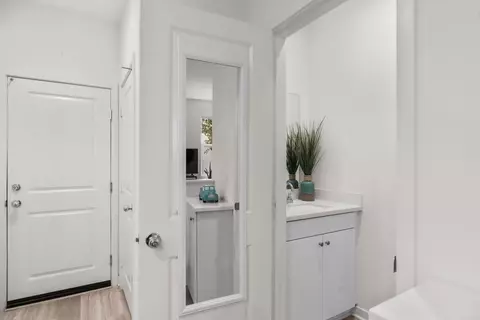 Entry Way - 4136 Sitio Flor, Oceanside, CA 92057 photo 3 of 4