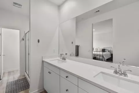 Bath - 4136 Sitio Flor, Oceanside, CA 92057 photo 1 of 2