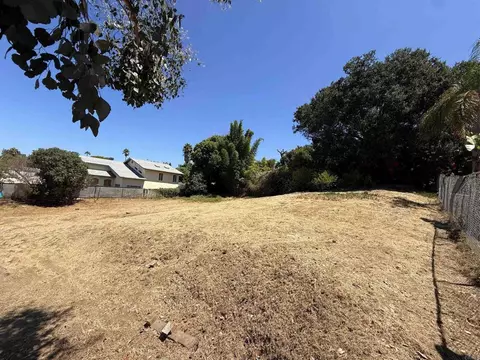 Exterior - 880 Stevens Ave, Solana Beach, CA 92075 photo 10 of 14