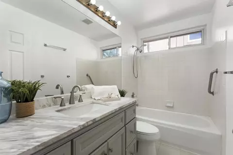 Bath - 1721 Corte Viejo, Oceanside, CA 92056 photo 3 of 3