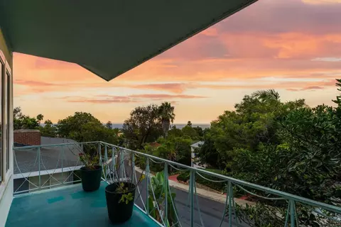 Exterior - 5825 Folsom Dr, La Jolla, CA 92037 photo 4 of 7