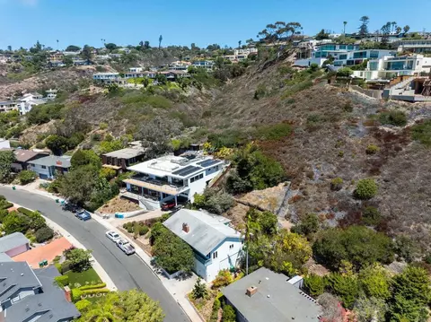 View/Area - 5825 Folsom Dr, La Jolla, CA 92037 photo 4 of 8
