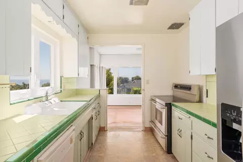 Kitchen - 5825 Folsom Dr, La Jolla, CA 92037 photo 2 of 3