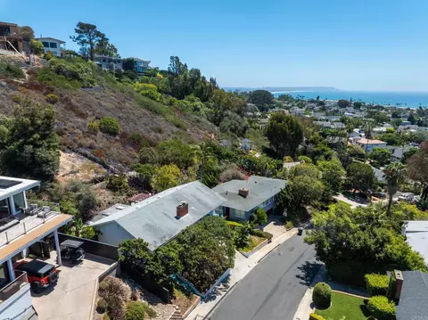 View/Area - 5825 Folsom Dr, La Jolla, CA 92037 photo 3 of 8
