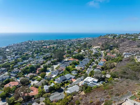 View/Area - 5825 Folsom Dr, La Jolla, CA 92037 photo 8 of 8