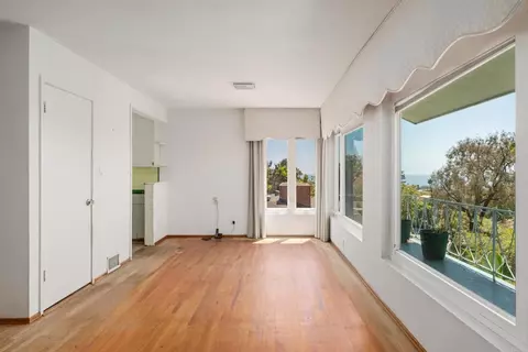 Living - 5825 Folsom Dr, La Jolla, CA 92037 photo 3 of 13