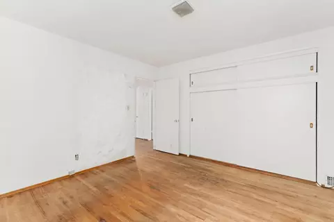 Bedroom - 5825 Folsom Dr, La Jolla, CA 92037 photo 6 of 6