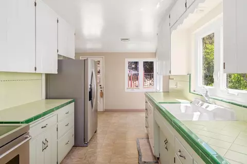 Kitchen - 5825 Folsom Dr, La Jolla, CA 92037 photo 1 of 3