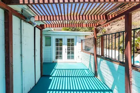 Exterior - 5825 Folsom Dr, La Jolla, CA 92037 photo 7 of 7