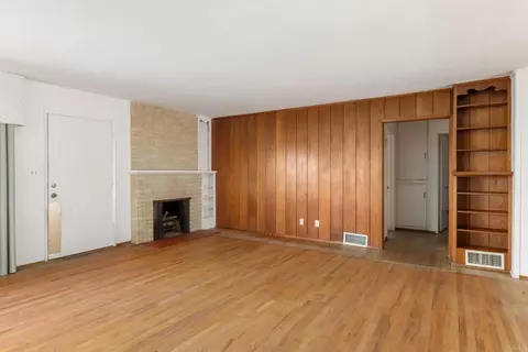 Living - 5825 Folsom Dr, La Jolla, CA 92037 photo 7 of 13