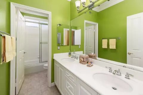 Bath - 6740 Camphor Pl, Carlsbad, CA 92011 photo 4 of 4