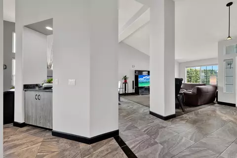 Entry Way - 4964 Skyhawk Way, Oceanside, CA 92056 photo 2 of 8