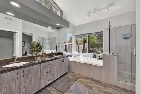 Bath - 4964 Skyhawk Way, Oceanside, CA 92056 photo 5 of 8