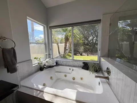 Bath - 4964 Skyhawk Way, Oceanside, CA 92056 photo 4 of 5
