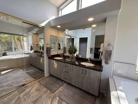 Bath - 4964 Skyhawk Way, Oceanside, CA 92056 photo 2 of 5