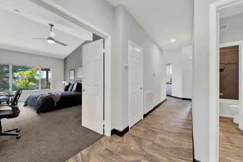 Entry Way - 4964 Skyhawk Way, Oceanside, CA 92056 photo 6 of 8