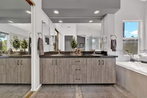 Bath - 4964 Skyhawk Way, Oceanside, CA 92056 photo 4 of 8