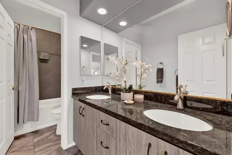 Bath - 4964 Skyhawk Way, Oceanside, CA 92056 photo 6 of 8