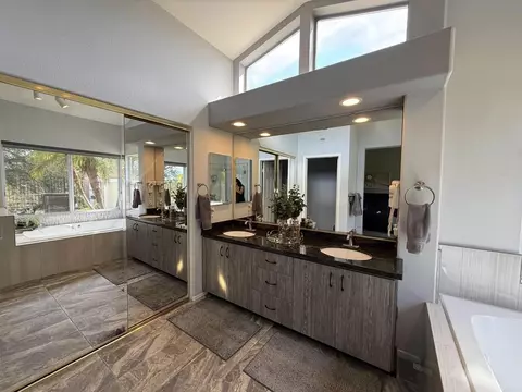 Bath - 4964 Skyhawk Way, Oceanside, CA 92056 photo 1 of 5