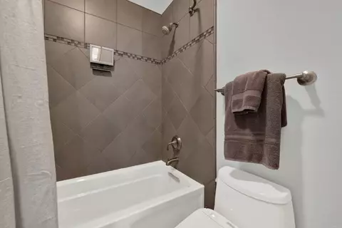 Bath - 4964 Skyhawk Way, Oceanside, CA 92056 photo 7 of 8