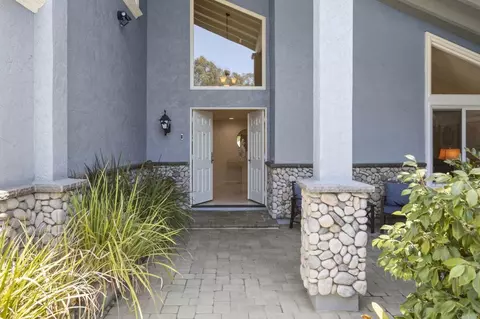 Entry Way - 5545 Coral Reef Ave, La Jolla, CA 92037 photo 2 of 2