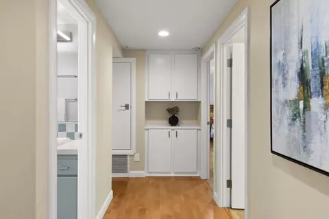 Entry Way - 5545 Coral Reef Ave, La Jolla, CA 92037 photo 1 of 2