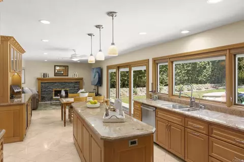 Kitchen - 5545 Coral Reef Ave, La Jolla, CA 92037 photo 6 of 6