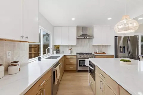 Kitchen - 1744 Village Run N, Encinitas, CA 92024 photo 2 of 9