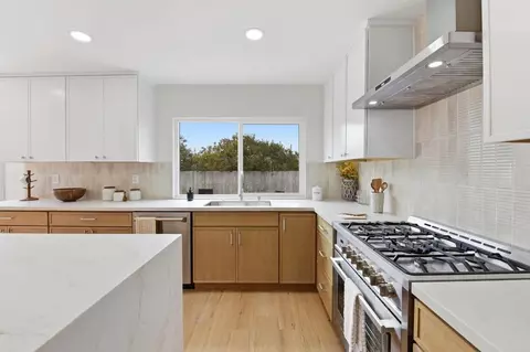 Kitchen - 1744 Village Run N, Encinitas, CA 92024 photo 3 of 9