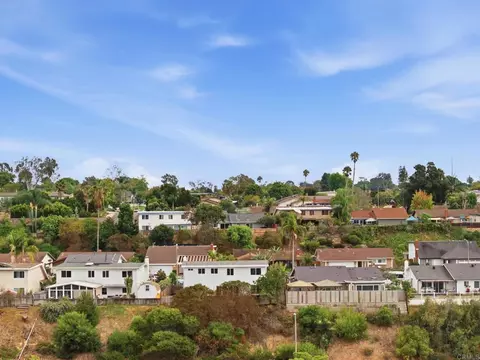 View/Area - 1744 Village Run N, Encinitas, CA 92024 photo 8 of 8