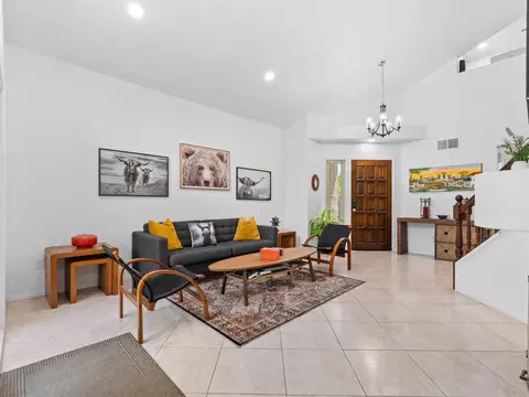 Entry Way - 1523 Madrid Dr, Vista, CA 92081 photo 2 of 4