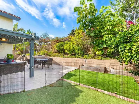 Exterior - 1523 Madrid Dr, Vista, CA 92081 photo 8 of 11