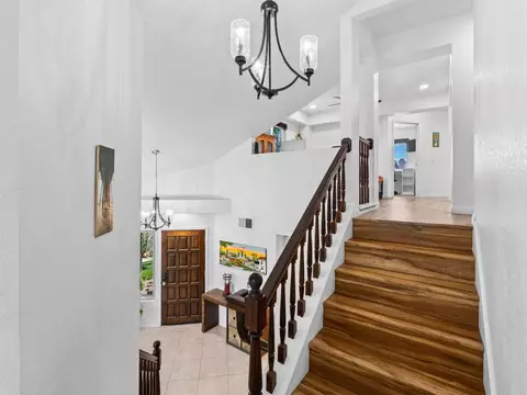 Entry Way - 1523 Madrid Dr, Vista, CA 92081 photo 3 of 4