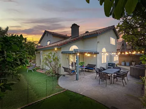 Exterior - 1523 Madrid Dr, Vista, CA 92081 photo 7 of 11