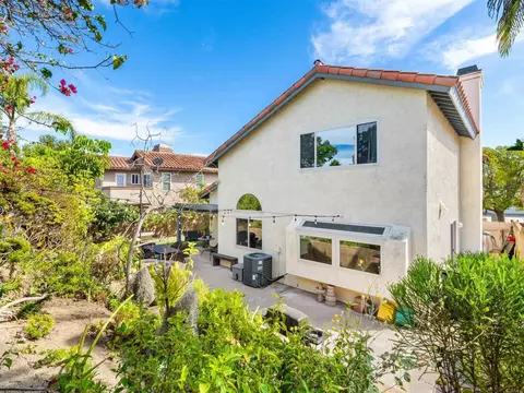 Exterior - 1523 Madrid Dr, Vista, CA 92081 photo 5 of 11