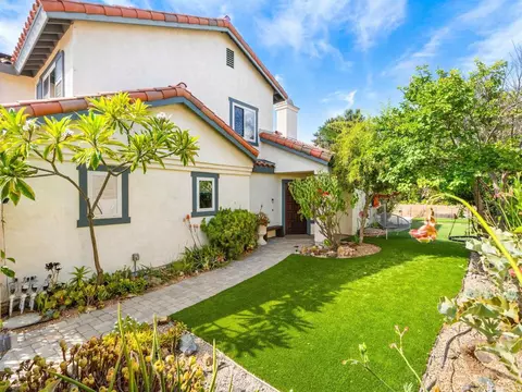 Exterior - 1523 Madrid Dr, Vista, CA 92081 photo 3 of 11