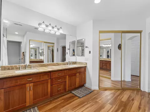 Bath - 1523 Madrid Dr, Vista, CA 92081 photo 3 of 6