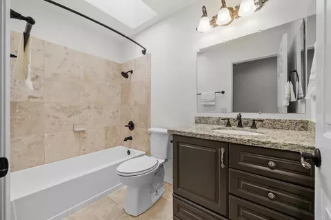 Bath - 3361 Par Dr, Oceanside, CA 92056 photo 3 of 3