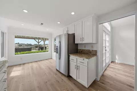 Kitchen - 3361 Par Dr, Oceanside, CA 92056 photo 2 of 4