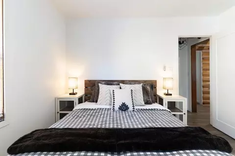 Bedroom - 131 E Aeroplane Blvd, Big Bear City, CA 92314 photo 8 of 11