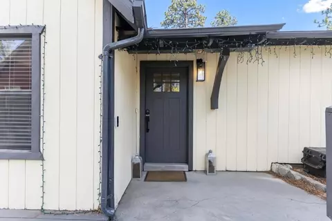 Exterior - 131 E Aeroplane Blvd, Big Bear City, CA 92314 photo 2 of 6