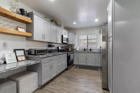 Kitchen - 131 E Aeroplane Blvd, Big Bear City, CA 92314 photo 2 of 5