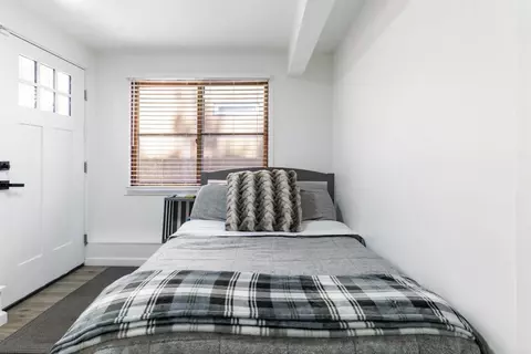 Bedroom - 131 E Aeroplane Blvd, Big Bear City, CA 92314 photo 9 of 11